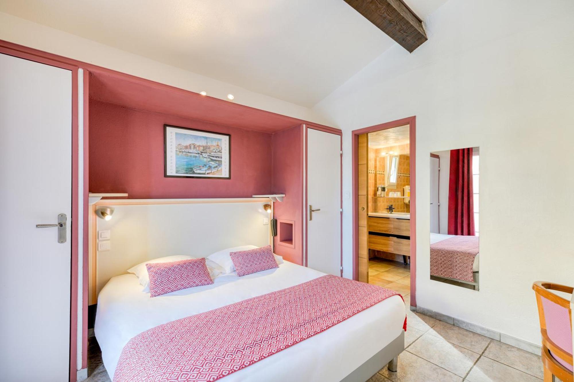 Standard Double Room - Terrace Garden view,1556261563:JPEG